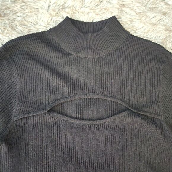 Divided by H&M Peek-a-boo Bust Cut-Out Mock Neck Ribbed Top Women's‎ Size Medium - Picture 3 of 9